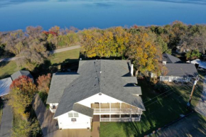 On Lake Retreats Family Gatherings Game Room Pets